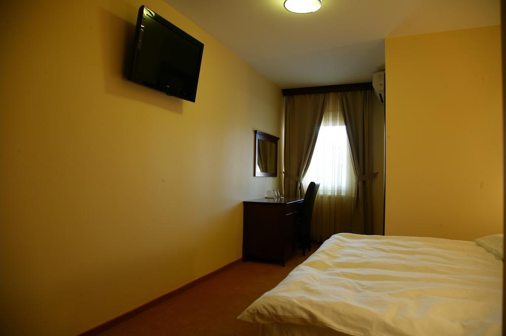 Garni Hotel Contact Belgrade Room photo