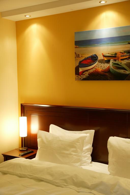 Garni Hotel Contact Belgrade Exterior photo