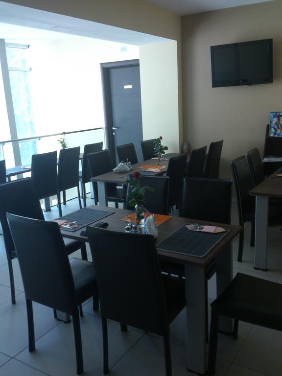 Garni Hotel Contact Belgrade Exterior photo
